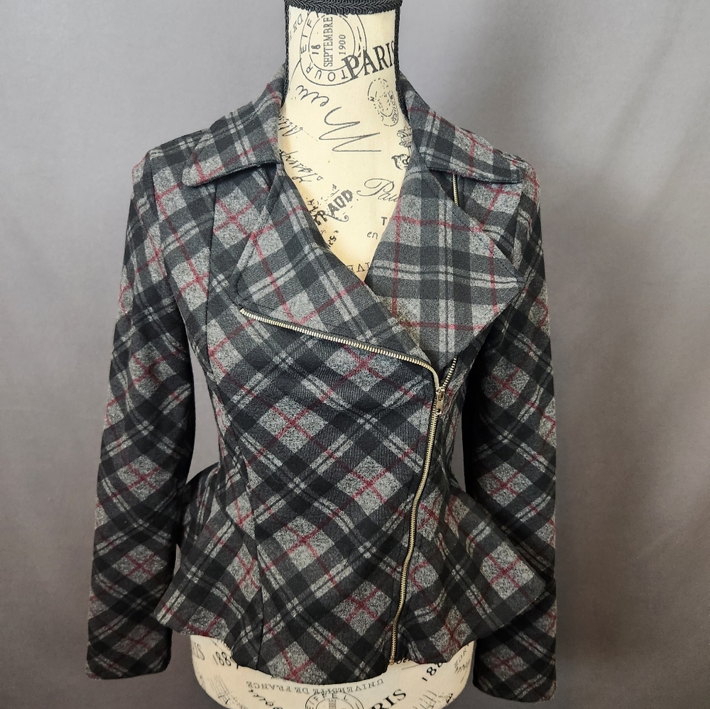 Plaid Zip-Up Jacket w/Ruffle Bottom Black and Red sz Small